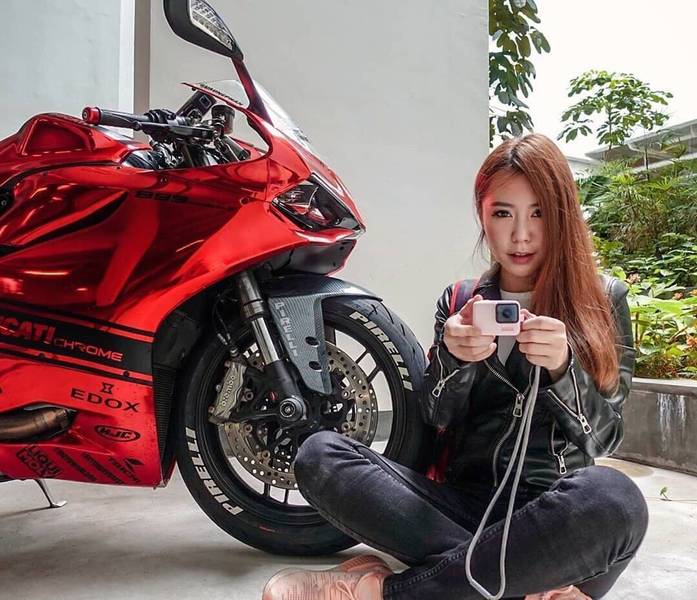 车不是重点,美女才是靓点,摩托范-哈罗摩托