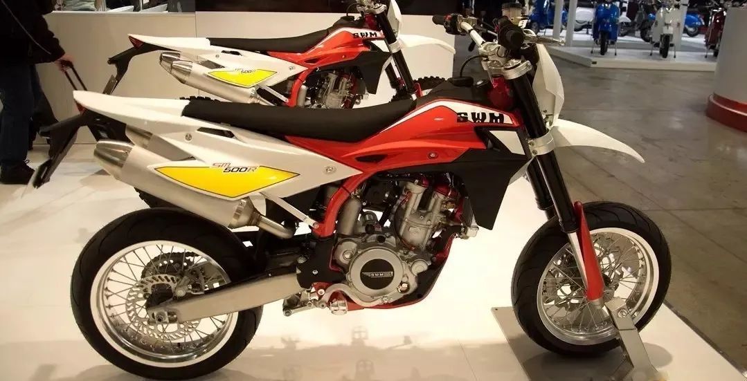 swm再次回归,滑胎和越野迷们的心心念念终于有结果了,摩托范-哈罗摩托