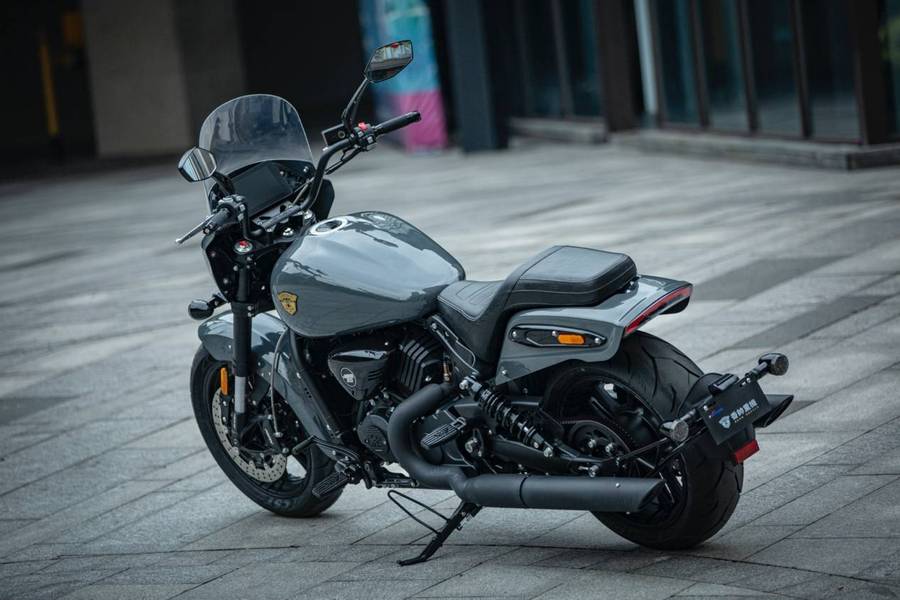 用料扎实,做工精细,香帅重机睿龙jsx900i试驾报告