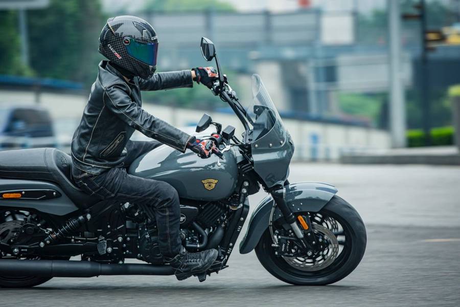 用料扎实,做工精细,香帅重机睿龙jsx900i试驾报告