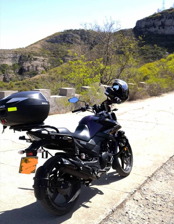 朴实能干嗓门大的丑媳妇飞致250评测