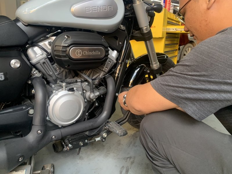 金吉拉首保,摩托范-哈罗摩托