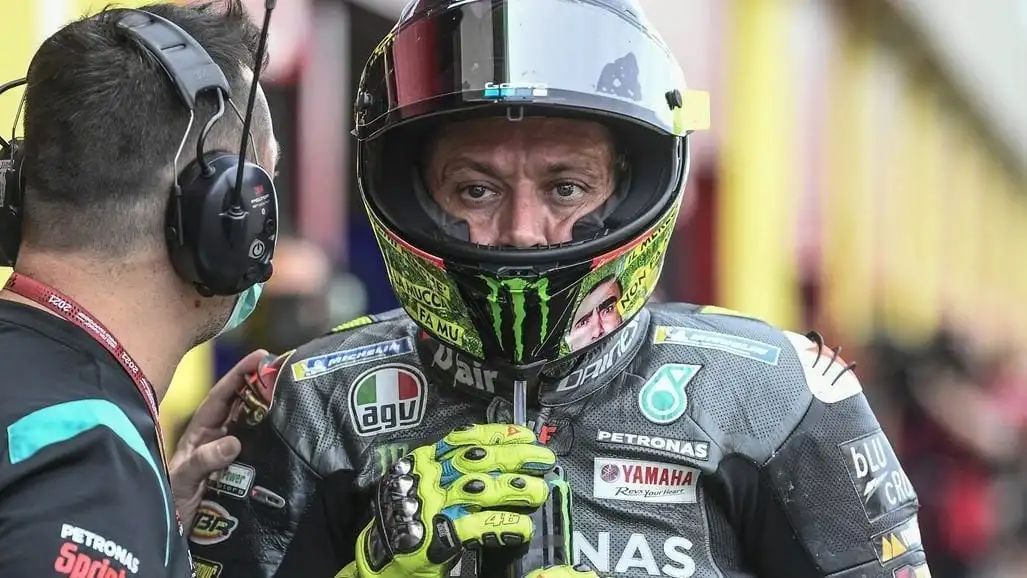 带空气动力套件的丹尼斯皮衣