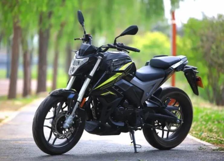 宗申运动街车250r,配前后abs,扭矩18牛米,1.48w