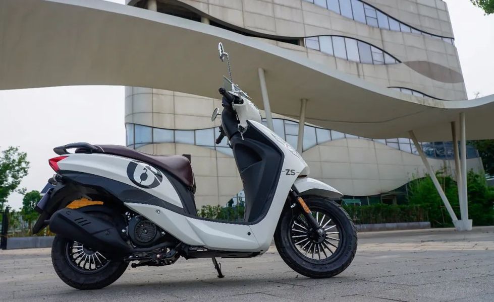 7680元好看好骑的时尚复古踏板宗申潮系125et评测