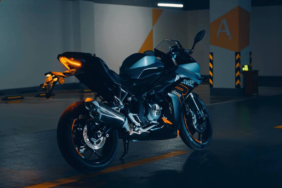 小说贝纳利新款飓风302r