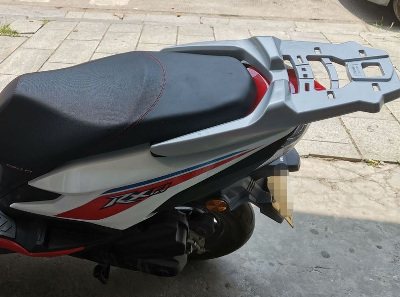 完工比原来的置物空间还是多出一截,稍后更新对比图,敬请期待改装过后