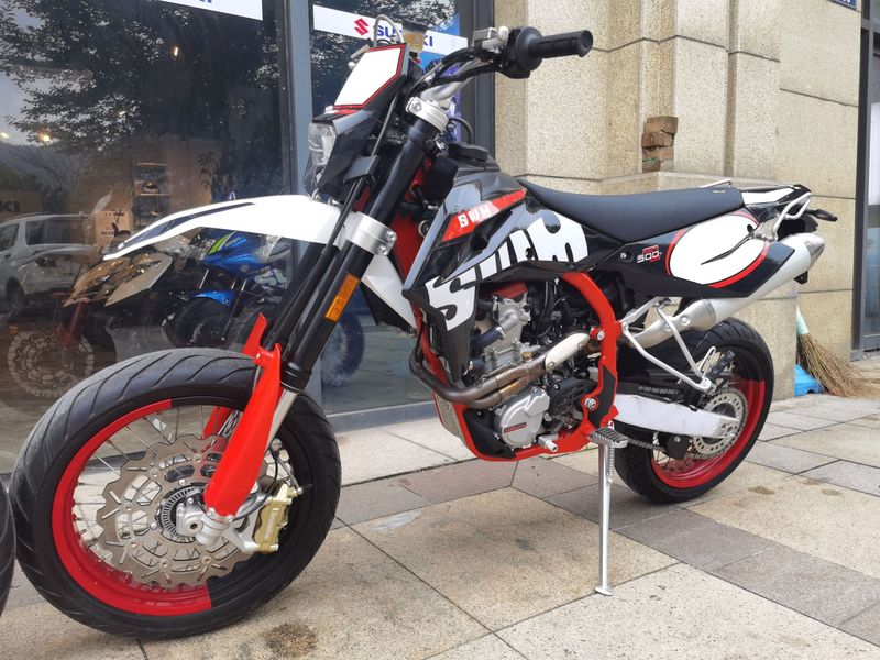 唯一可上牌中量级滑胎车型实拍swmsm500