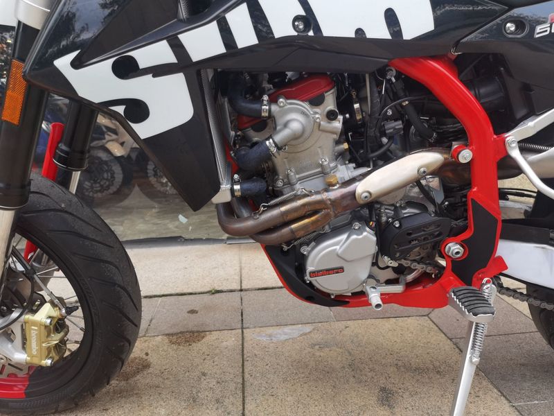 唯一可上牌中量级滑胎车型实拍swmsm500