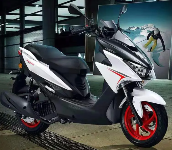 12800元的钱江mt150踏板车...,摩托范-哈罗摩托