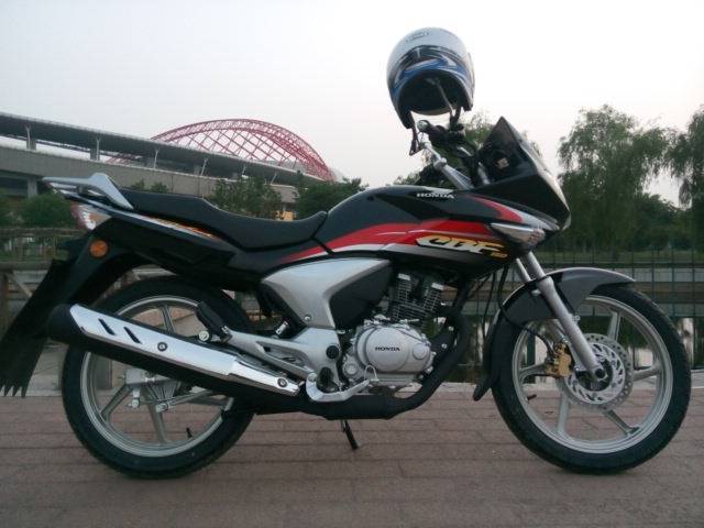 品味经典摩旅名车本田cbf150大战鹰