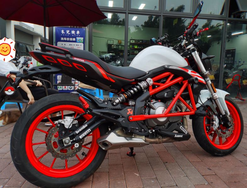 黄龙300轮毂改色