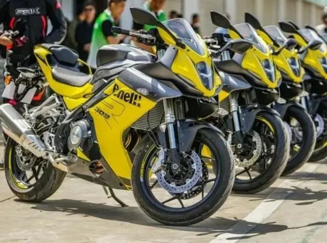 贝纳利新车302配置升级强势回归涨价3千它值这个价