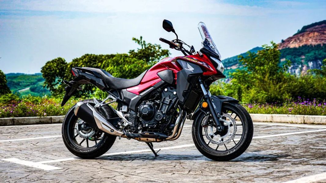 很平顺很本田cb400x的完整测评视频