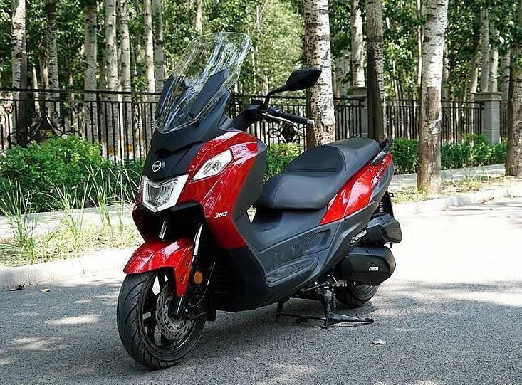 续航400km,适合诗和远方的4款大踏板!,摩托范-哈罗摩托