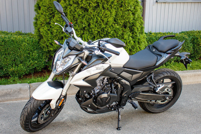 零百加速5秒出头无极500r实拍国产最好的中量级街车