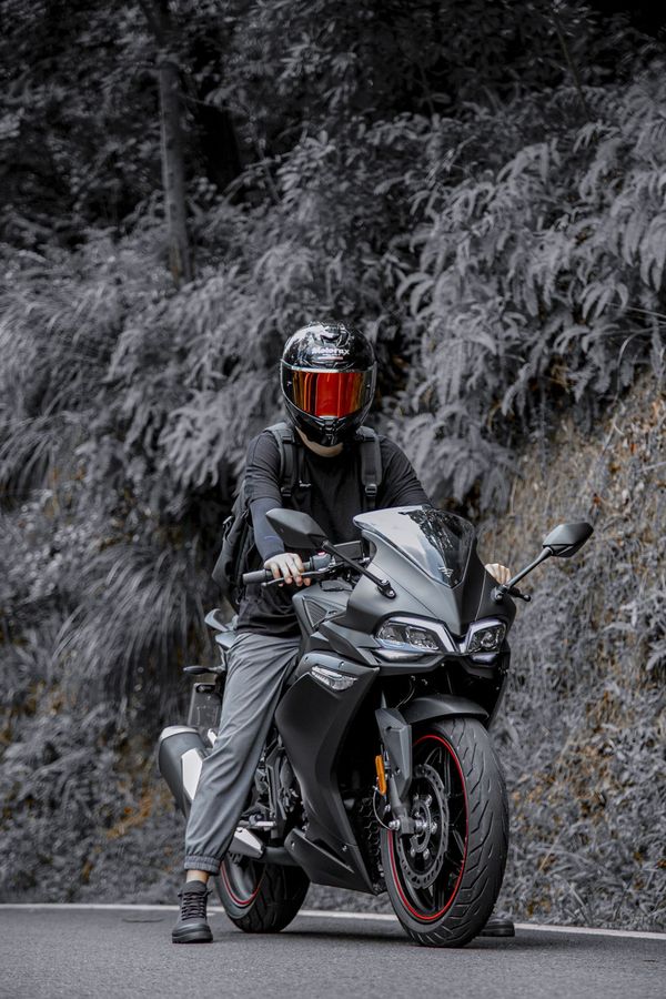 无极300rr撕掉贴纸是不是你最喜欢的样子