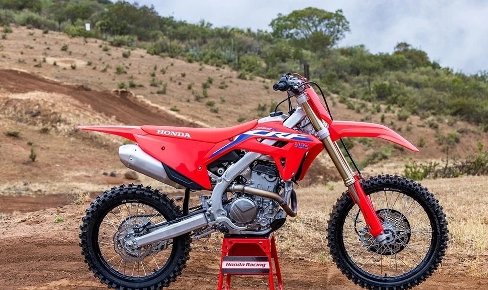 本田发布2022款crf250r,重量减轻4公斤,低扭增强