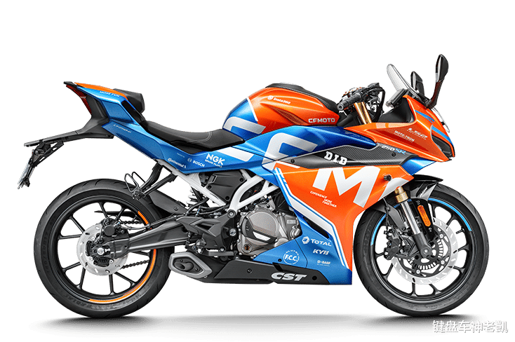 春风大招,定风翼,单摇臂的250sr-r,冲击国产小跑天花板