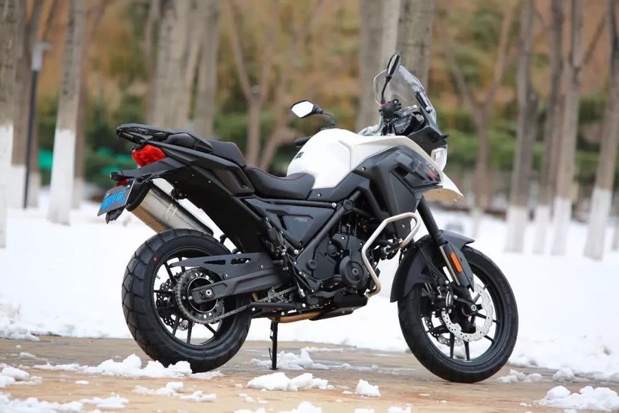 国产冷门神车隆鑫无极650ds