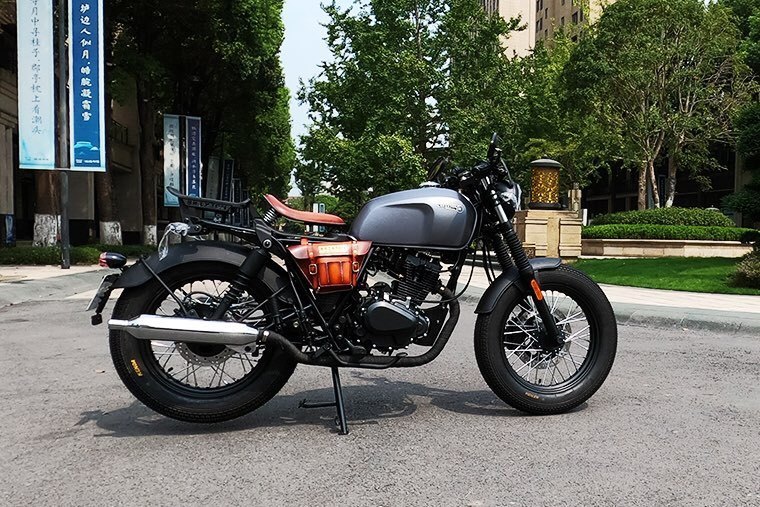 天地游侠复古bobber布雷斯通21年复古摩托车详细配置
