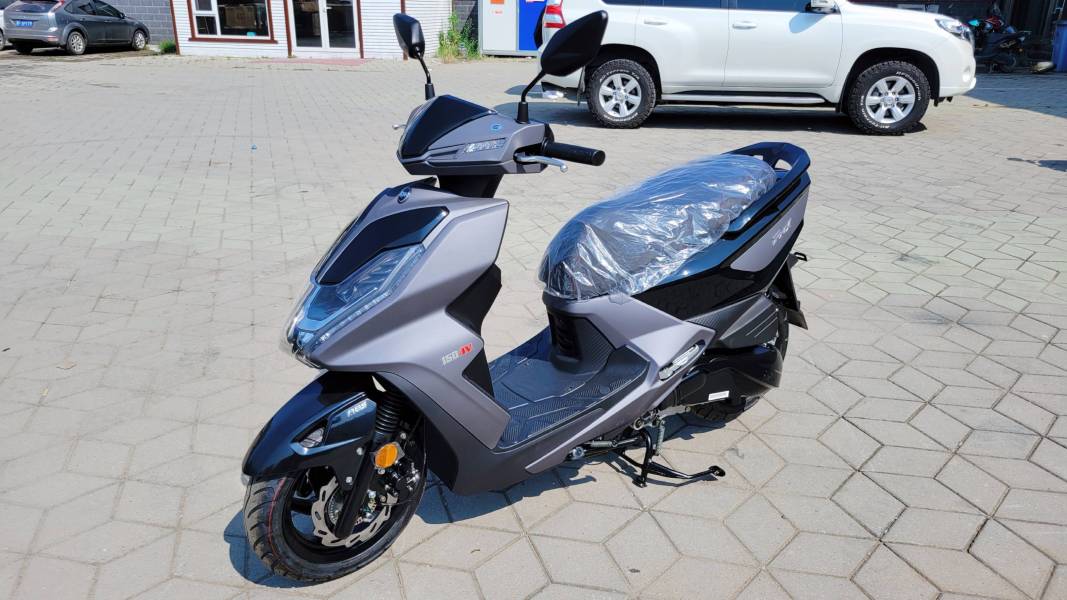 浴火重生的三阳凤凰fnx150水冷4v︿宝岛踏板八小金刚其一