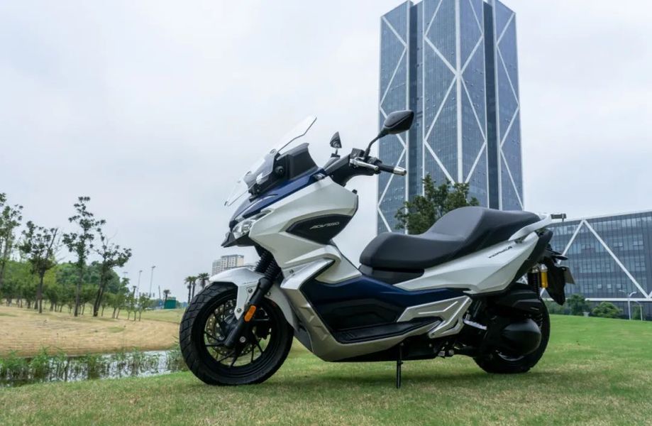 看起来很adv的踏板—27890元起大阳adv350静态测评