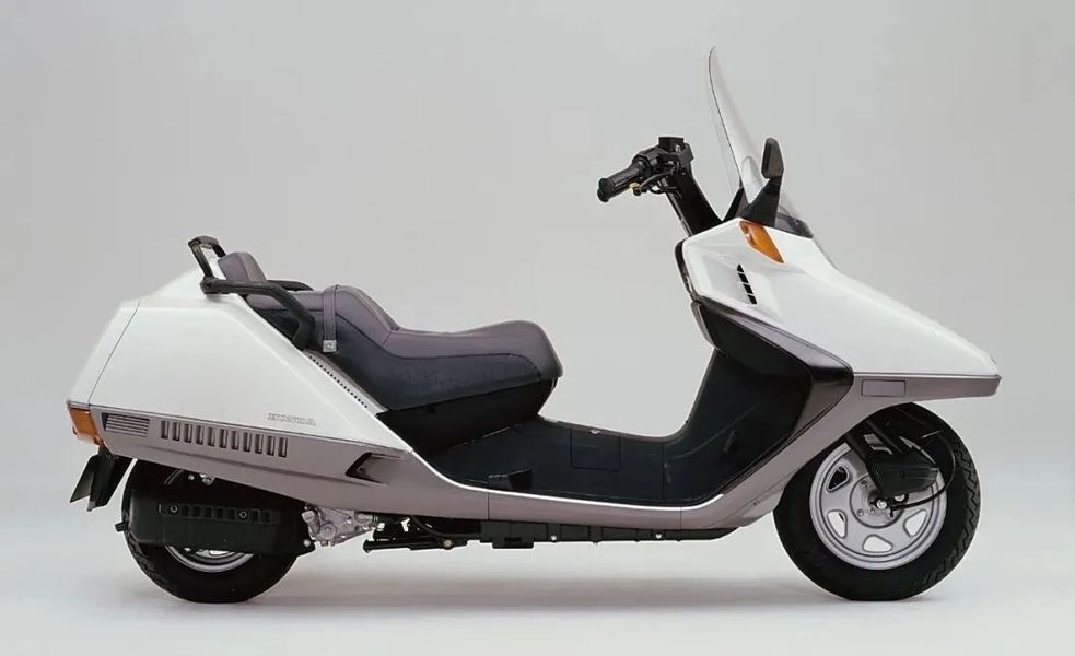 行走的沙发,本田豪华休旅踏板—fusion 250