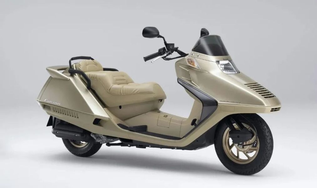 行走的沙发,本田豪华休旅踏板—fusion 250