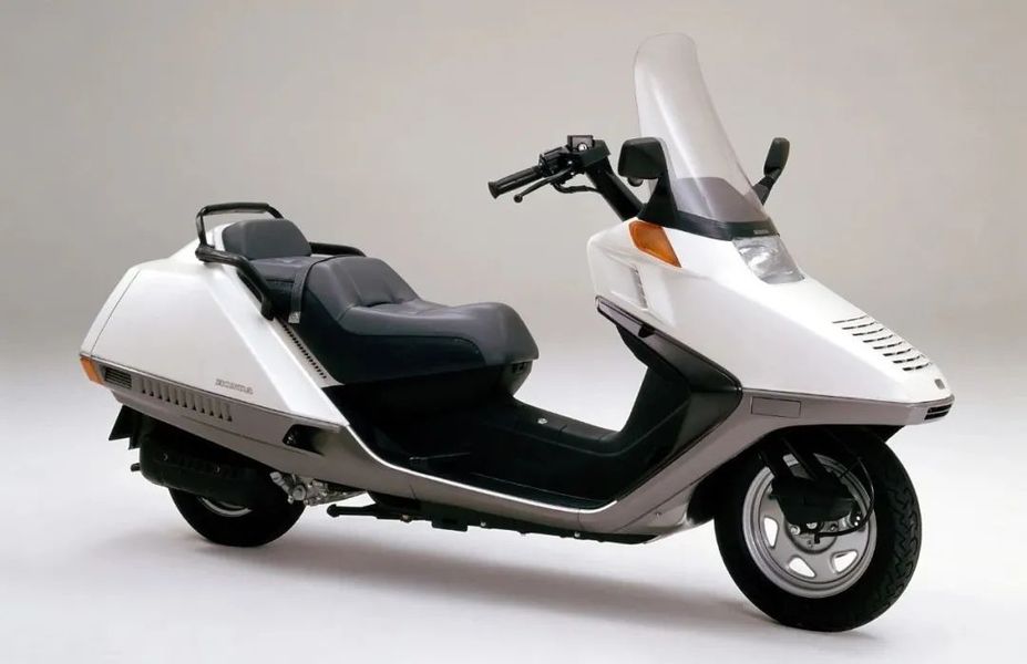 行走的沙发,本田豪华休旅踏板—fusion 250