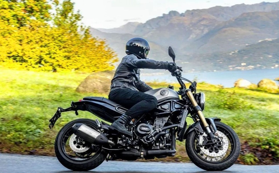 两款国产厂牌500cc摩托车有颜值有品控二选一你怎么选