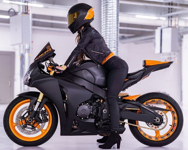 机车美女,摩托范-哈罗摩托