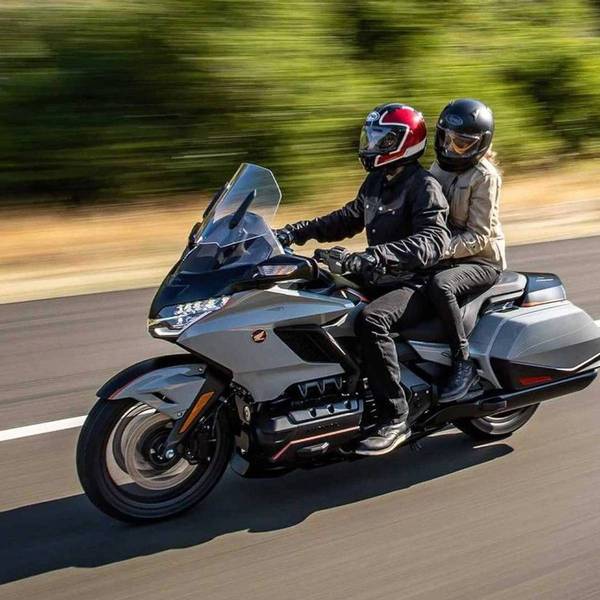 「摩托车带人」看完这篇 保证女骑更爱你!