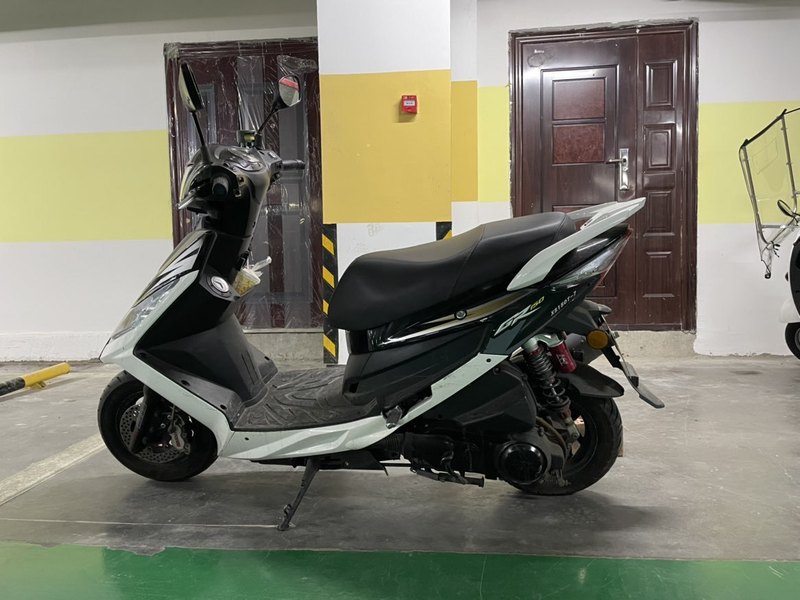 那个时候已经工作两年了,还重新买了一台三阳的gr150,之前是gr125,说