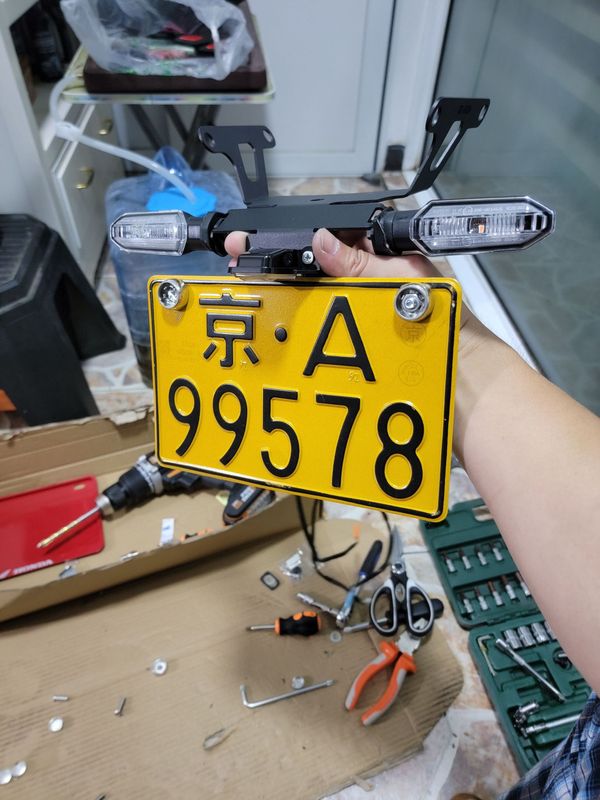玩车的心还是不能平静,就是想买个摩托,咬牙跺脚买了这辆本田,对四缸