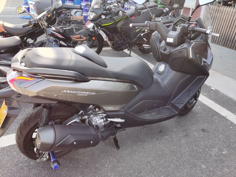 给你全新感官体验的中踏板——三阳maxsym400