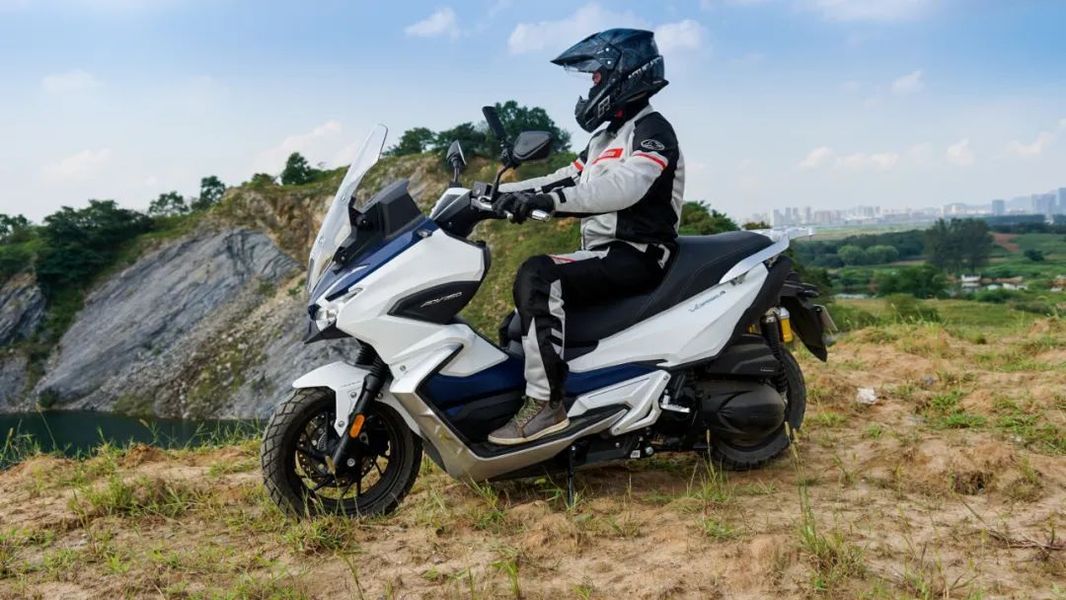 能激发驾驶欲望的踏板—27890元起大阳adv350摩智评测,摩托范-哈罗