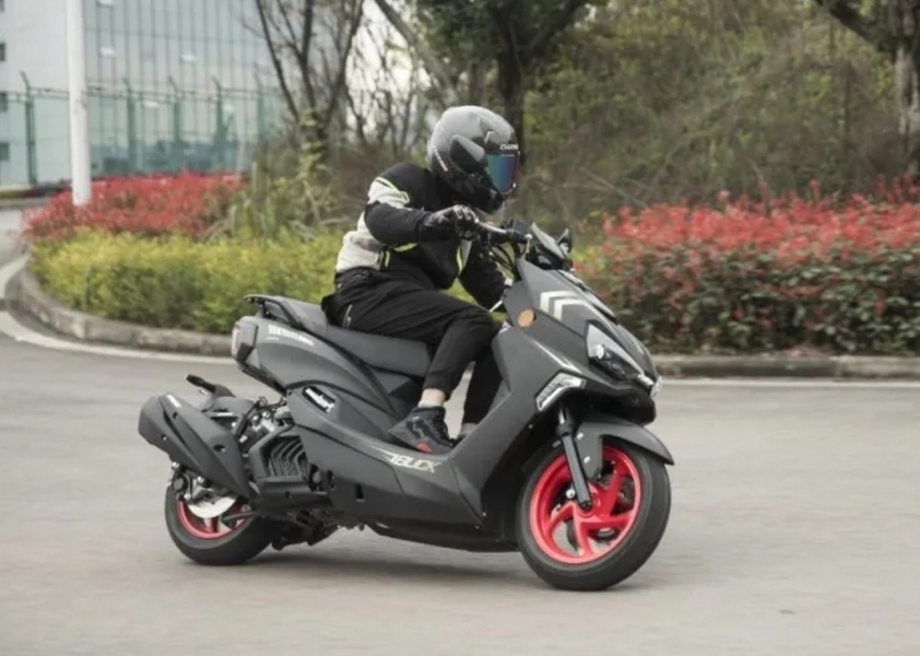 不到1.6万,试驾林海雄鹿150:水冷abs,极速108km