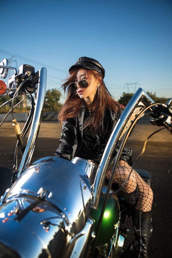 当小姐姐们骑士哈雷