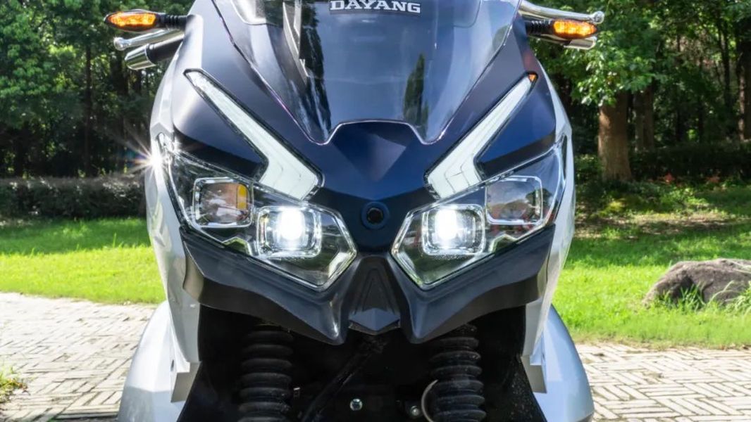 能进山劈弯能下场玩泥大阳adv350完整评测视频