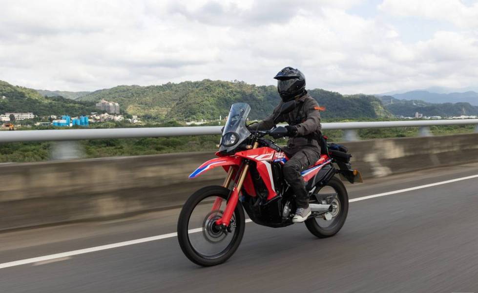 本田crf300 rally l试驾体验:够拉力,够越野,摩托范-哈罗摩托