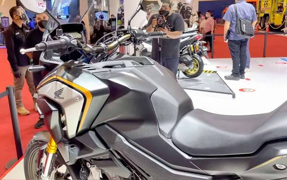 本田又伤害国内车友,漂亮的水冷小排冒险车cb150x海外发布,摩托范