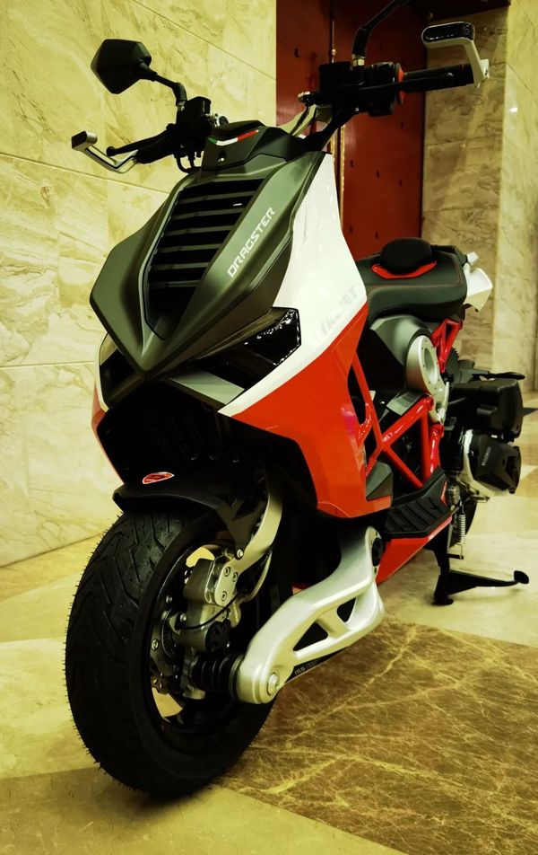 "赤裸诱惑"italjet售价32680,摩托范-哈罗摩托