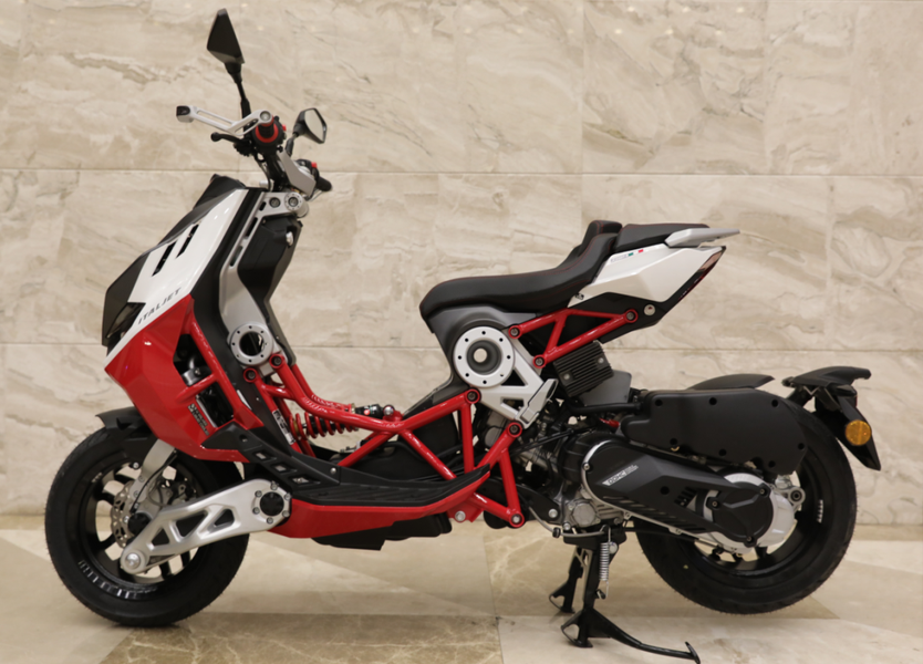 "赤裸诱惑"italjet售价32680,摩托范-哈罗摩托