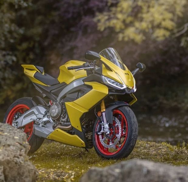 阿普利亚 rs66010万 级别电控天花板 100ps马力