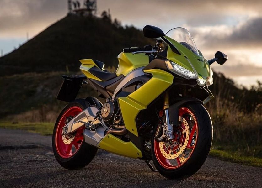 阿普利亚 rs66010万 级别电控天花板 100ps马力,摩托范-哈罗摩托