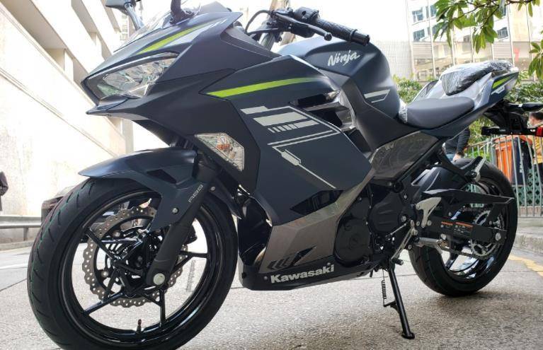 川崎ninja400abs2022款发布新配色