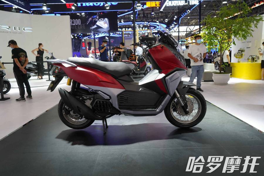 后续还有力刻adv150,龙嘉adv250,阿普利亚200等等,好像关注度不高了.