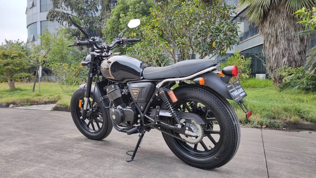 简单聊一聊复古帅气拉风的银钢拿铁250