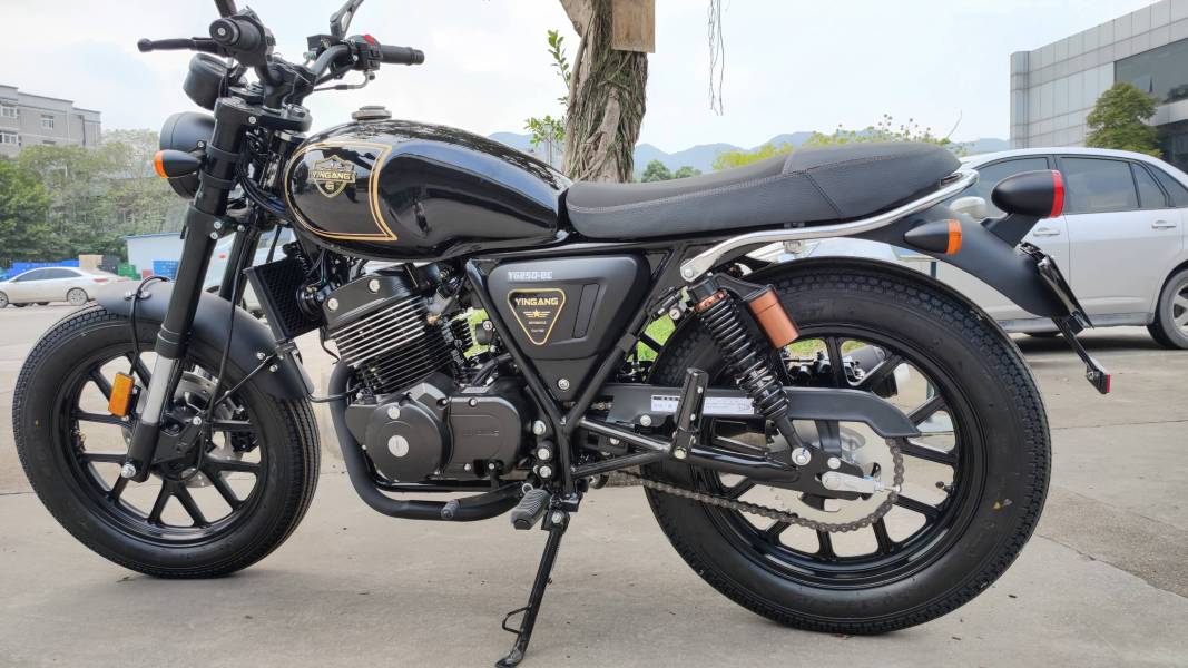 简单聊一聊复古帅气拉风的银钢拿铁250